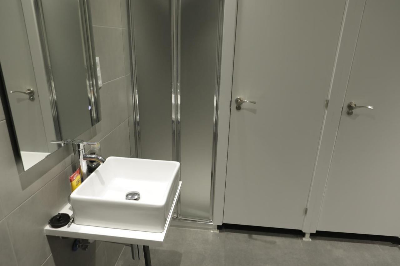 Madriz Hostel ภายนอก รูปภาพ