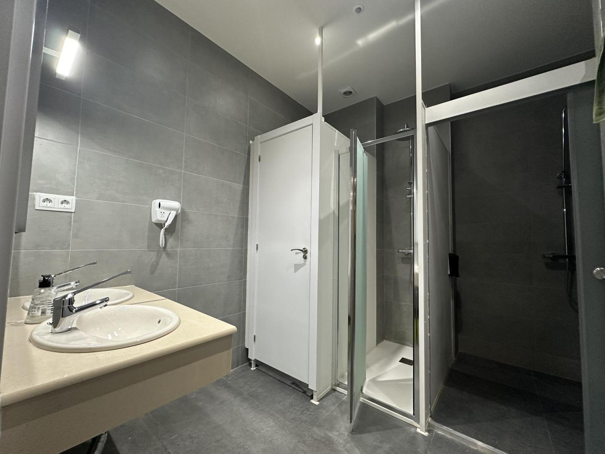 Madriz Hostel ภายนอก รูปภาพ