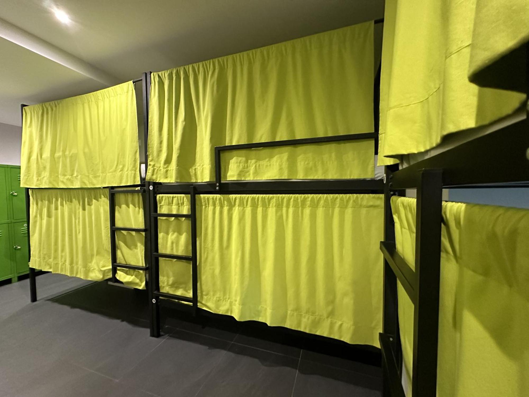 Madriz Hostel ภายนอก รูปภาพ