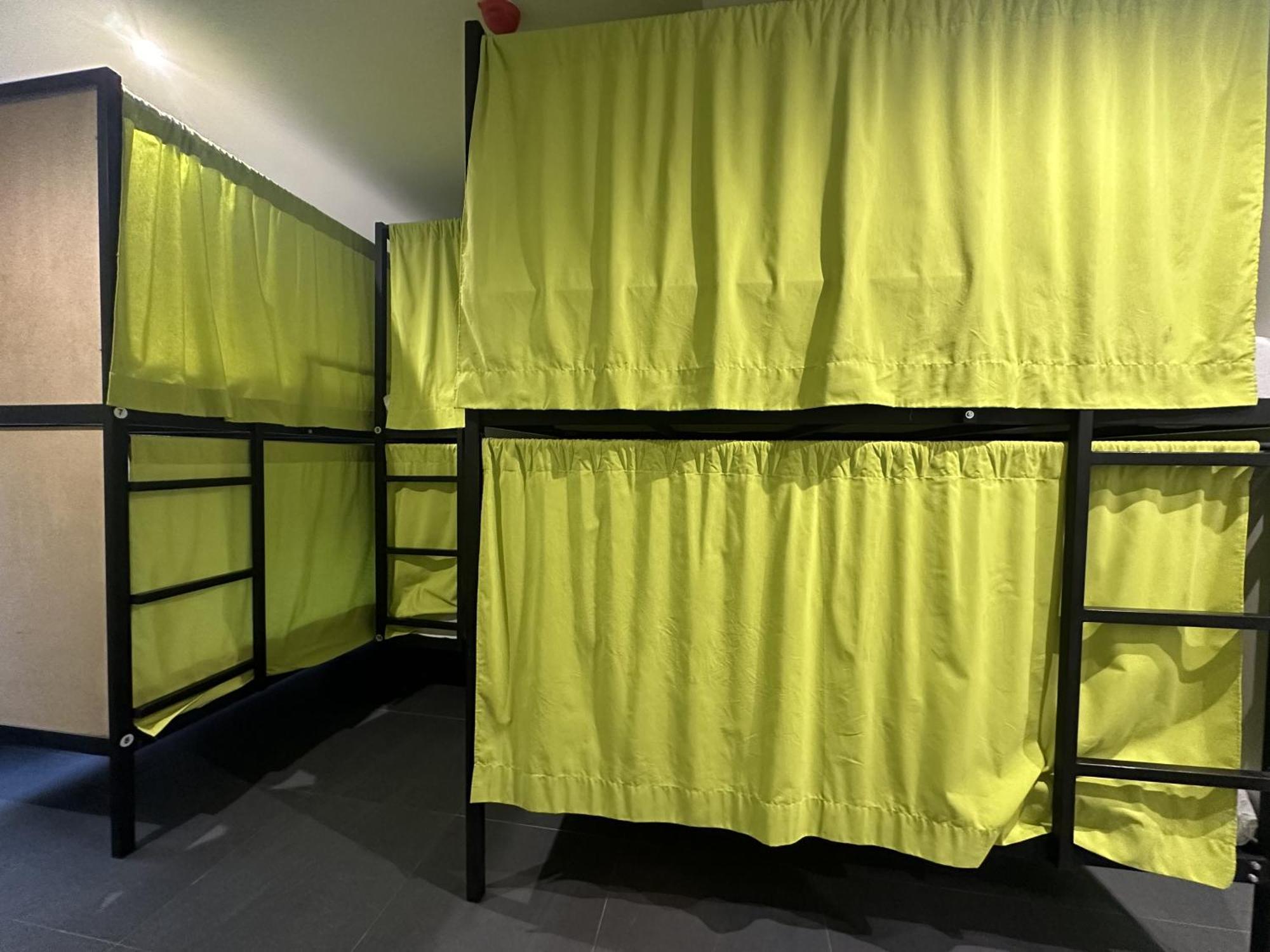 Madriz Hostel ภายนอก รูปภาพ