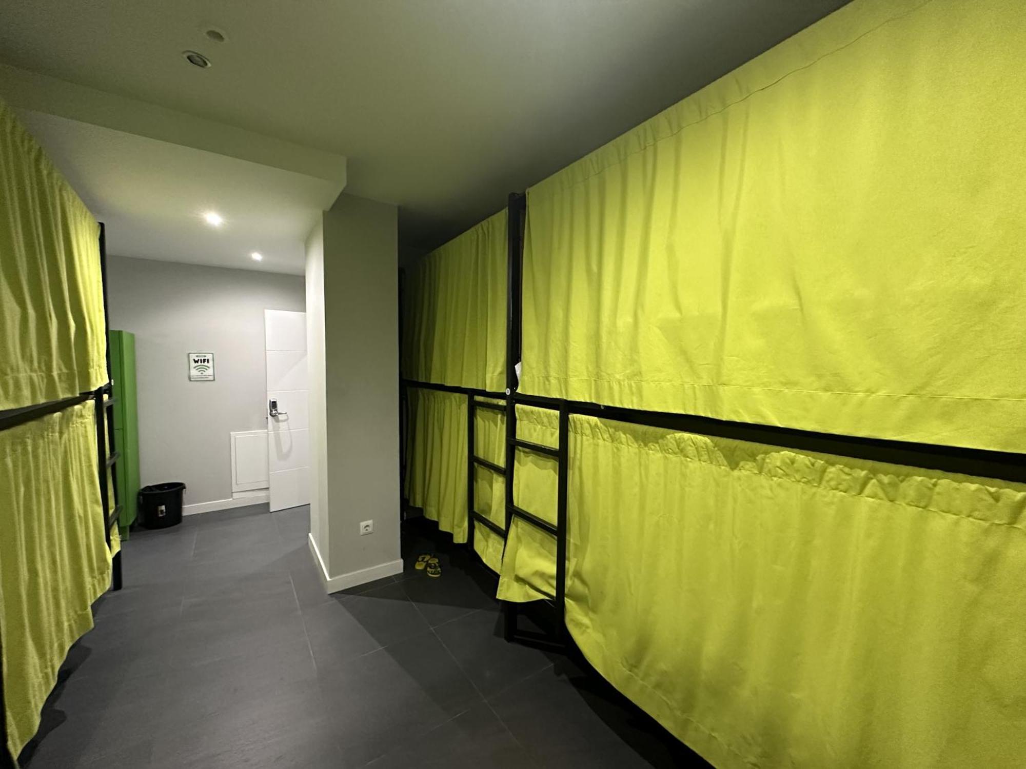 Madriz Hostel ภายนอก รูปภาพ